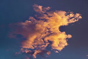 Atmospheric Nature Scene Impressions: Dramatic cloud