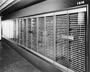 2001 Impressions: Ordinateur central dans un laboratoire informatique.