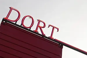 Directional Sign Post Impressions: Advertising on a container