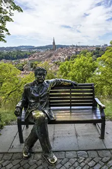 Swiss Cityscape Photography Impressions: Albert Einstein sitting on a bench