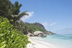 Sculpted Rock Formations Impressions: Anse Source dArgent Beach