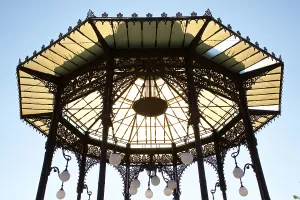 Sicilian Baroque Architecture Impressions: Backlight, octagonal pavilion, detail