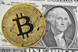 Digital Currency Payment Impressions: Bitcoin and a US Dollar Note
