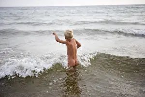 Nude Photography Impressions: Boy bathing