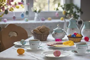 Easter Breakfast Table Impressions: Breakfast table with Easter eggs