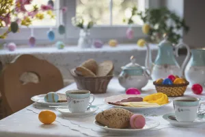 Easter Breakfast Table Impressions: Breakfast table with Easter eggs