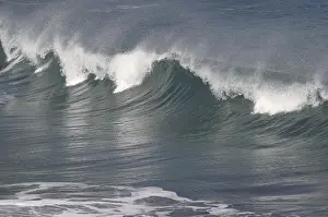 Atlantic Ocean Waves Impressions: Breaking wave