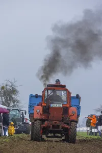Classic Car Show Impressions: Tractor Pulling
