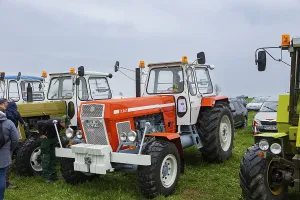 Classic Car Show Impressions: Tractor Pulling