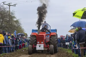 Classic Car Show Impressions: Tractor Pulling
