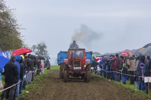 Classic Car Show Impressions: Tractor Pulling