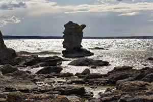 Raukar Limestone Column Impressions: Characteristic limestone column