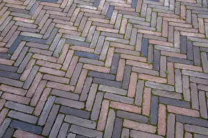 Strassenbild Deutschland Impressions: Clinker paving in herringbone pattern
