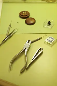 Antique Clock Restoration Impressions: Clockmaker restore clock