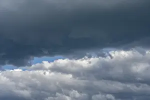 Blue Sky Weather Forecast Impressions: Cloud formation (cumulus), low clouds
