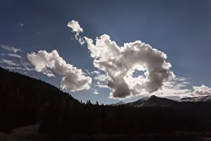 Tyrol Landscape Photography Impressions: Cloud formation, behind it the sun