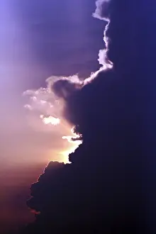 Cloudy Atmosphere Photos Impressions: Clouds in backlight
