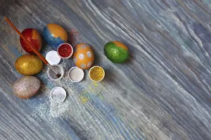 Easter Egg Dyeing Techniques Impressions: Coloring Easter Eggs