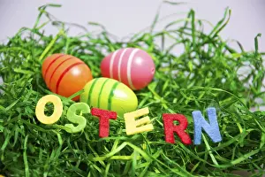 Spring Awakening Decor Impressions: Colourful Easter decoration