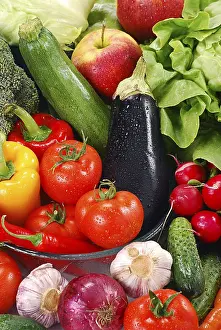 Nutritionally Balanced Diet Impressions: Composition with raw vegetables