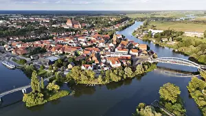 Waterfront Resort Towns Impressions: Default