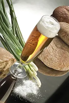 Diverse Bread Varieties Impressions: Different kinds of bread on a studio background
