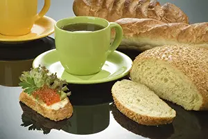 Diverse Breakfast Options Impressions: Different kinds of bread on a studio background