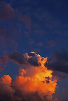 Cloudy Skies Europe Impressions: Dramatic cloud atmosphere, red sky with clouds