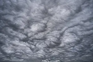 Dramatic Cloud Formation Impressions: Dramatic cloud formation, format-filling