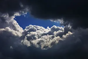 Stormy Sky Impressions: Dramatic cloudscape with (cumulus) clouds