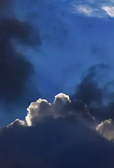 Dramatic Cloudy Sky Europe Impressions: Dramatic cloudy sky with clouds (cumulus)