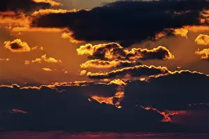 Dramatic Evening Sky Impressions: Dramatic evening sky at sunset