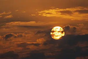 Evening Sun Africa Impressions: Dramatic sunset with clouds and sun