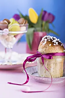 Baked Goods Display Impressions: The easter installation with Easter bread