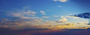 Atmospheric Light Effects Impressions: Evening sky with dramatic clouds