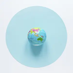 Blockchain Technology Symbol Impressions: Flat lay globe circle