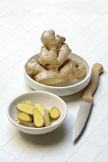 Medicinal Plant Ginger Impressions: Ginger, ginger root and ginger slices in shell