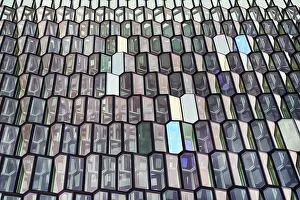 Reykjavik Impressions: Détail de la façade en verre.