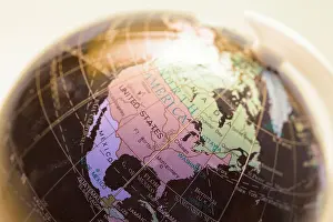 Detailed Studio Shot Impressions: Globe