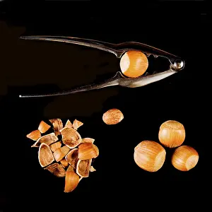 Balanced Diet Recipes Impressions: Hazel nuts with nutcracker