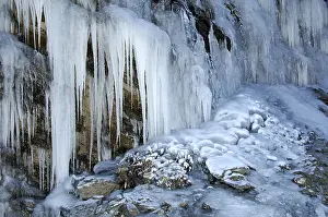 Ice Crystal Formation Impressions: Icicles