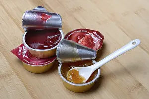 Jam Packaging Waste Impressions: Jam in portion pack with spoon, jam