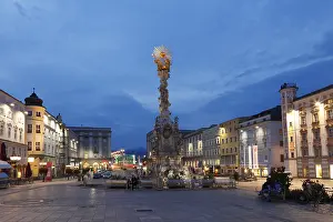 Evening Architecture Europe Impressions: Main Square with Trinity Column