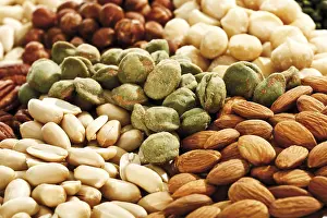 Mixed Nuts Impressions: Mixed nuts, full format, peanuts