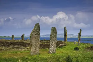 Images datées du 30 juin 2024: Cercle de pierres néolithique, vue partielle.