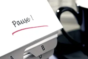 Time Management Tips Impressions: Note on desk, break