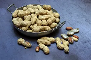 Empty Bowl Images Impressions: Peanuts in shell, Germany