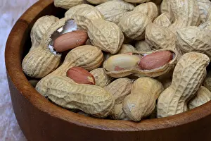 Studio Shot Of Peanuts Impressions: Peanuts in shell, Germany