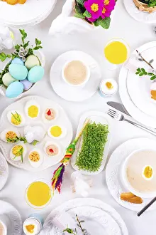 Traditional Easter Meal Ideas Impressions: The perfect table with colorful table decorations for Easter