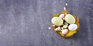 Traditional Easter Meal Impressions: The perfect table with colourful table decorations for Easter